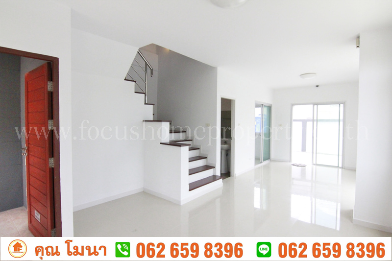 ขาย ไอ-เพลส รามอินทรา 23 ทาวน์โฮม 3 ชั้น หลังมุม  